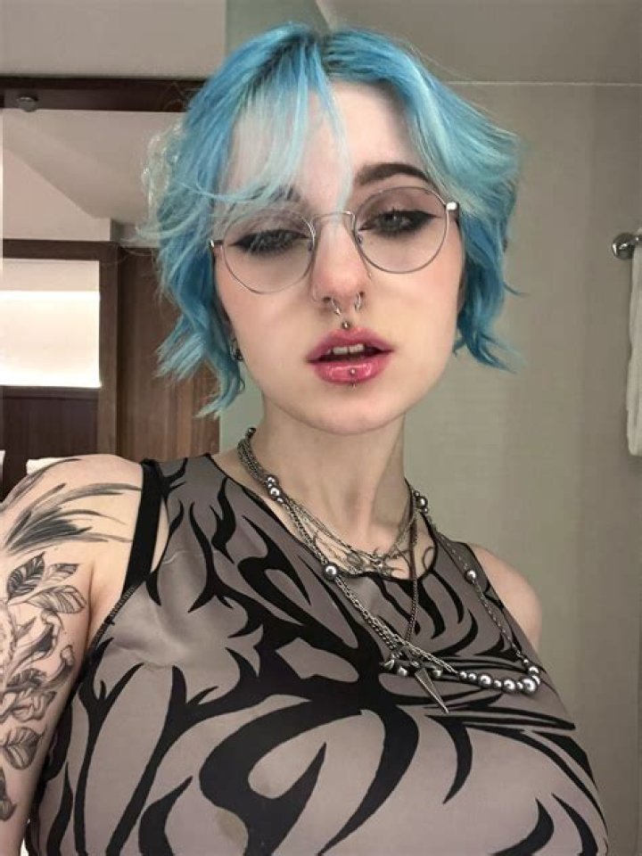 Lyra Crow's OnlyFans Leak Unraveled